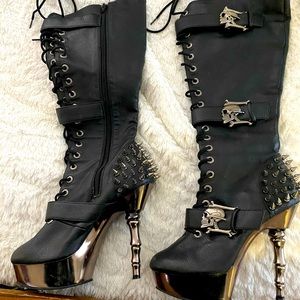 Demonia Size 9 Spike Boots